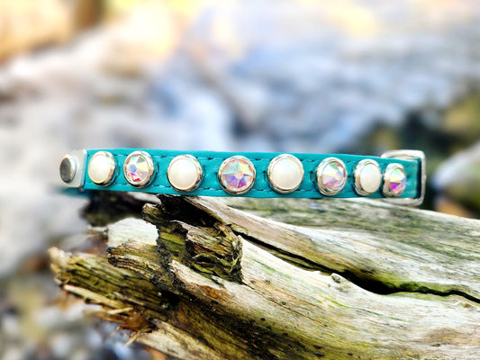 Tiny Crystal and Pearl Kitten Collar