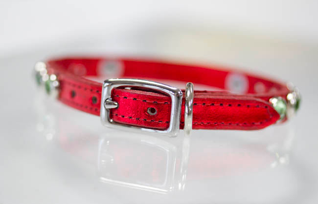 Small Leather Collar with Swarovski Crystals and a personalized name plate